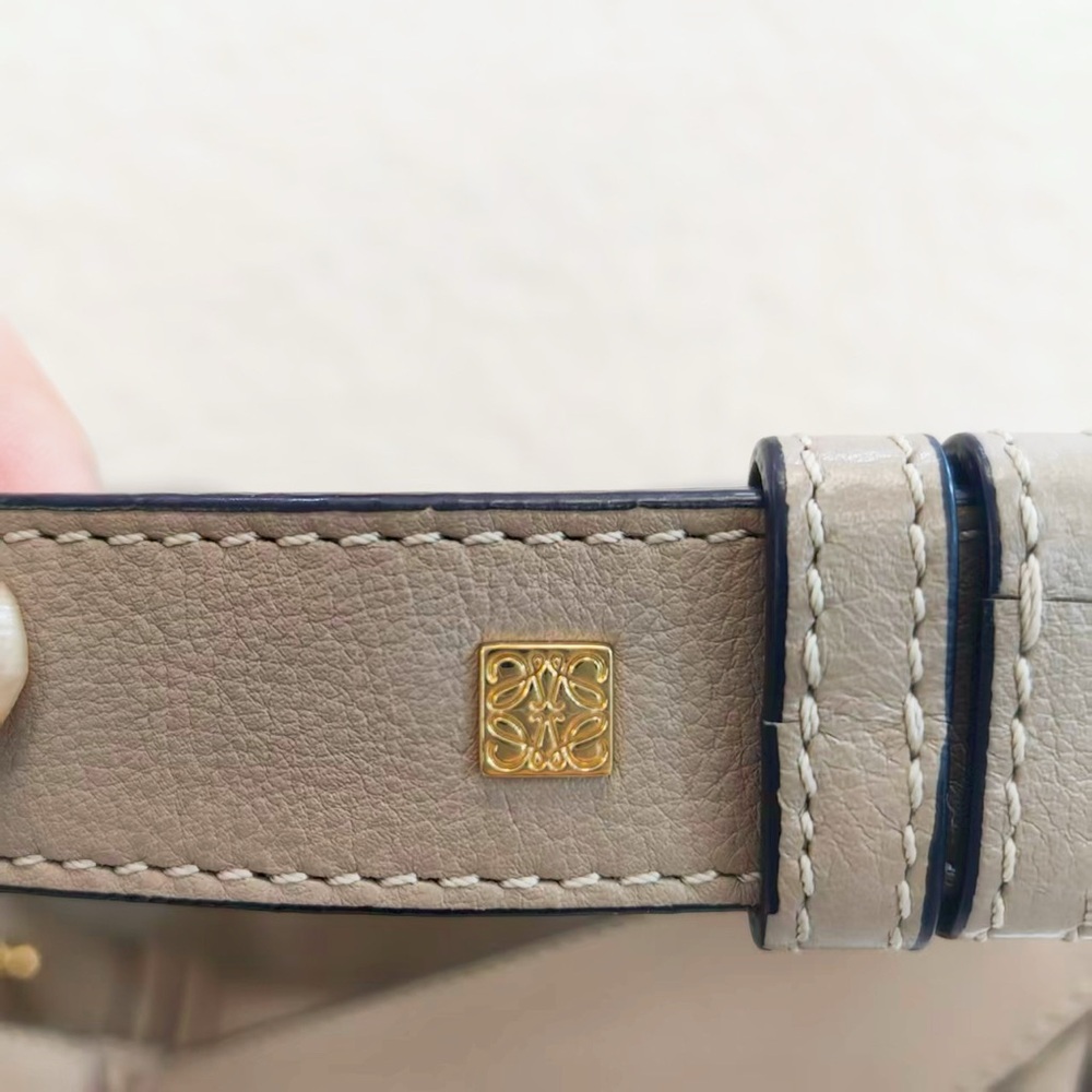 LOEWE Beige Hammock Shoulder Bag - Picture 10 of 12